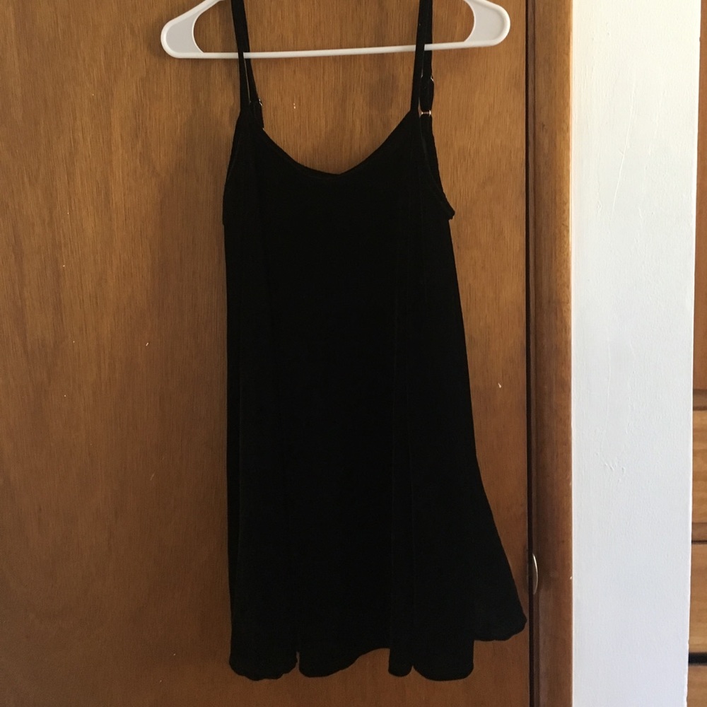 beautiful velvet one size black dress